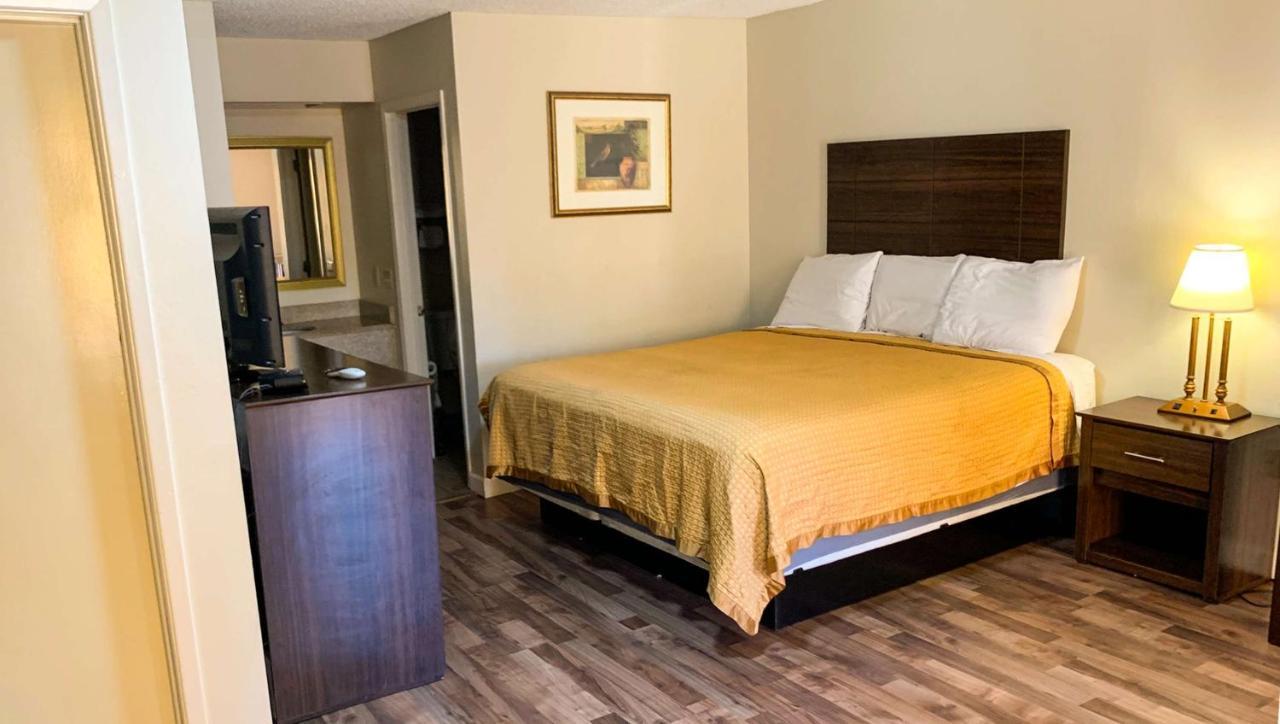 เอ็ม สตาร์ โฮเทล บรูตัน Hotel Brewton ภายนอก รูปภาพ