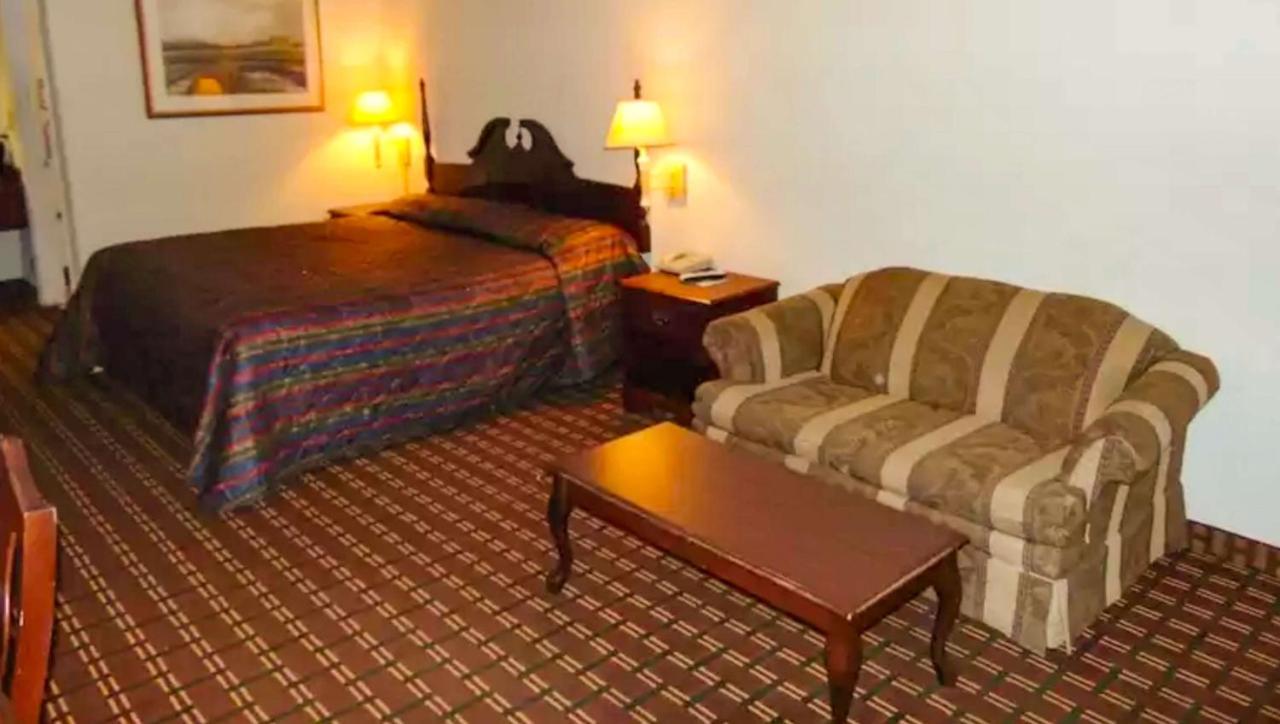 เอ็ม สตาร์ โฮเทล บรูตัน Hotel Brewton ภายนอก รูปภาพ