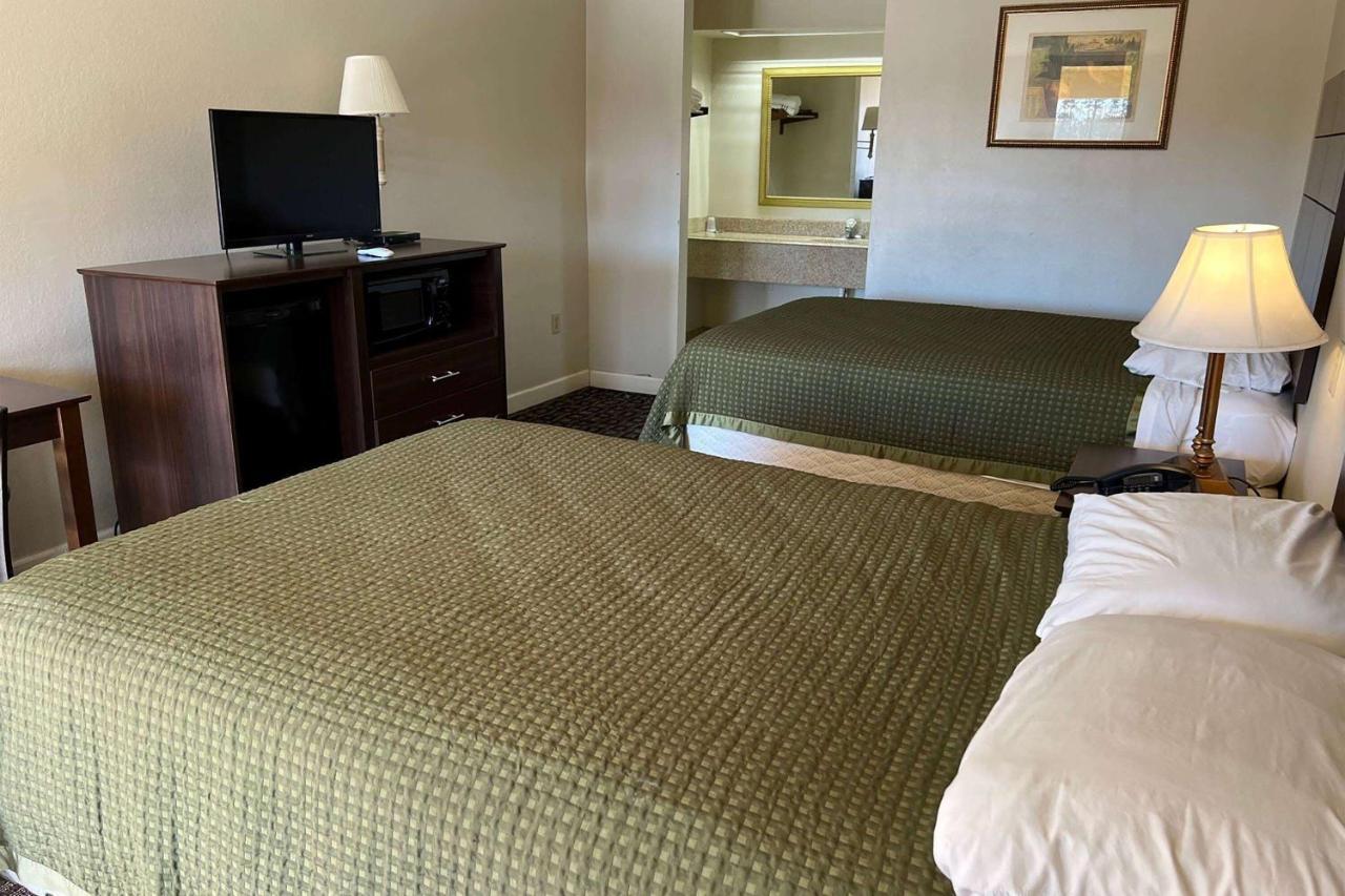 เอ็ม สตาร์ โฮเทล บรูตัน Hotel Brewton ภายนอก รูปภาพ