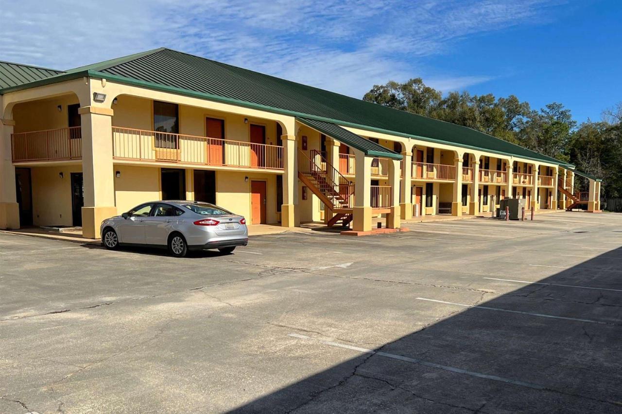 เอ็ม สตาร์ โฮเทล บรูตัน Hotel Brewton ภายนอก รูปภาพ