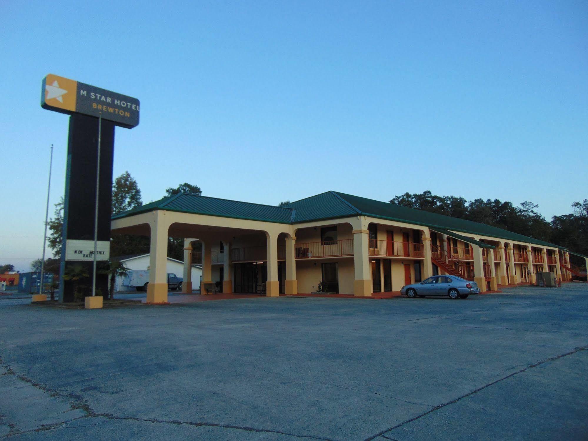 เอ็ม สตาร์ โฮเทล บรูตัน Hotel Brewton ภายนอก รูปภาพ