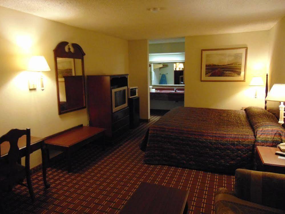 เอ็ม สตาร์ โฮเทล บรูตัน Hotel Brewton ภายนอก รูปภาพ